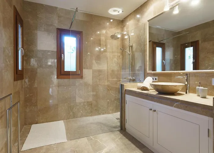 Playa Llenaire Вілла