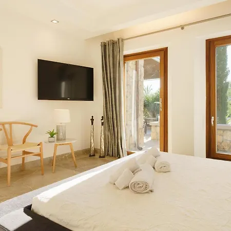 Playa Llenaire Villa *