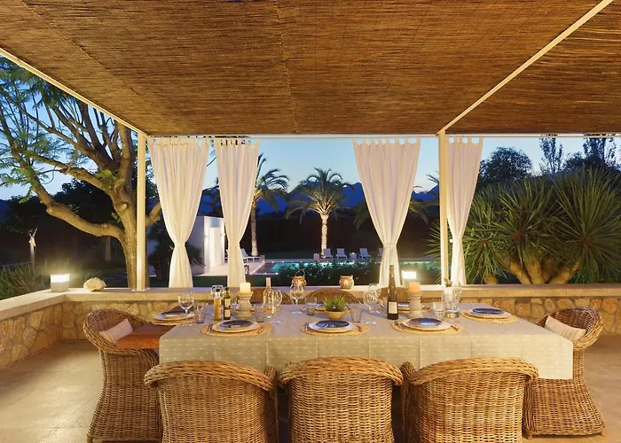 Playa Llenaire Villa *