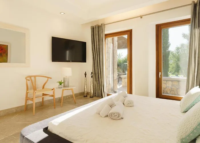 Playa Llenaire Villa *